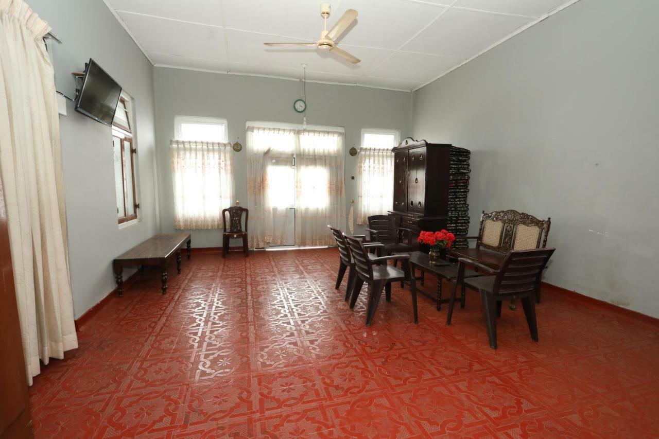 Jaffna Premier Inn Exterior photo