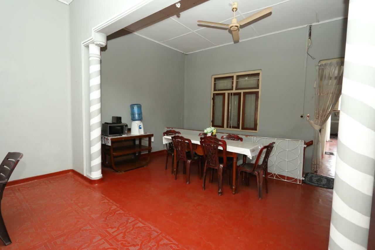 Jaffna Premier Inn Exterior photo